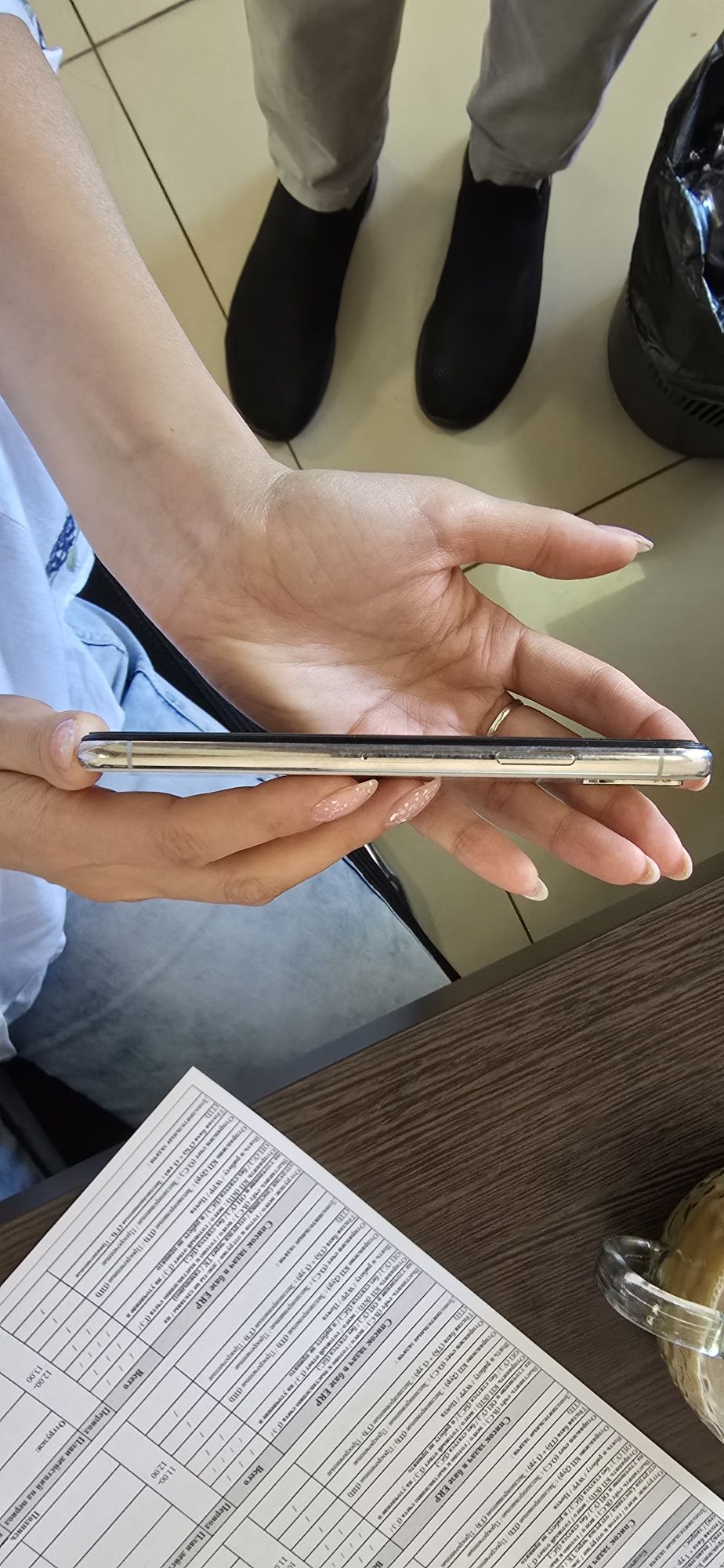 Iphone X 64 гб (в отличном состоянии) + airpods 2 (нужен ремонт)