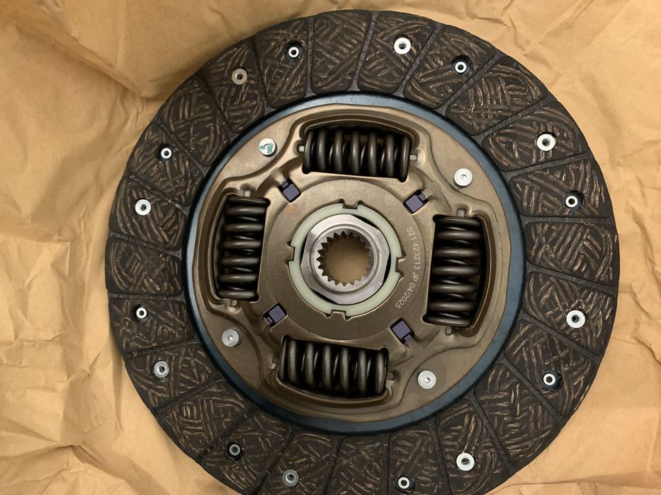 Ambreiaj (disc si placa presiune) Ssangyong Tivoli 1.5 benzină