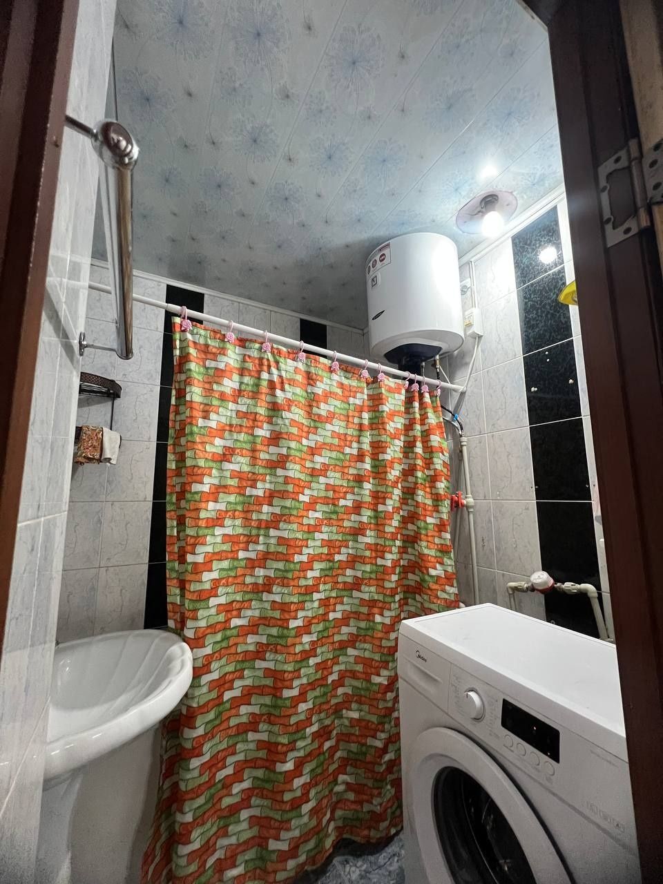 Түркістан, 1-мкр, 48 дом, 2-бөлмелі пәтер сатылады. 2-к кв продаётся