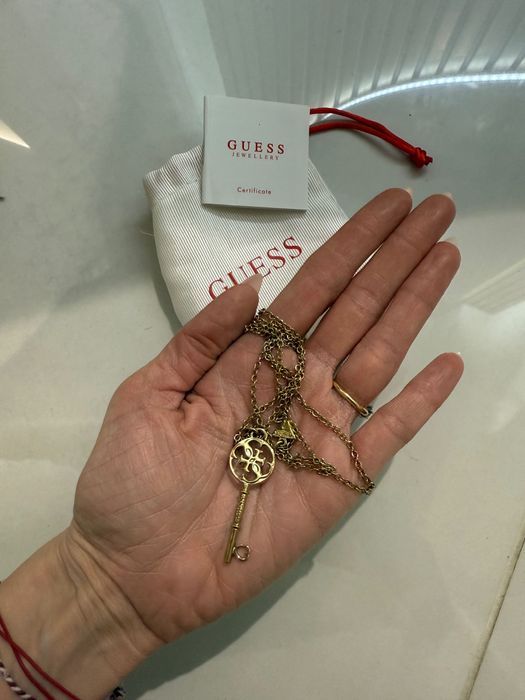 Guess gold ново герданче ключ, подходящ за подарък