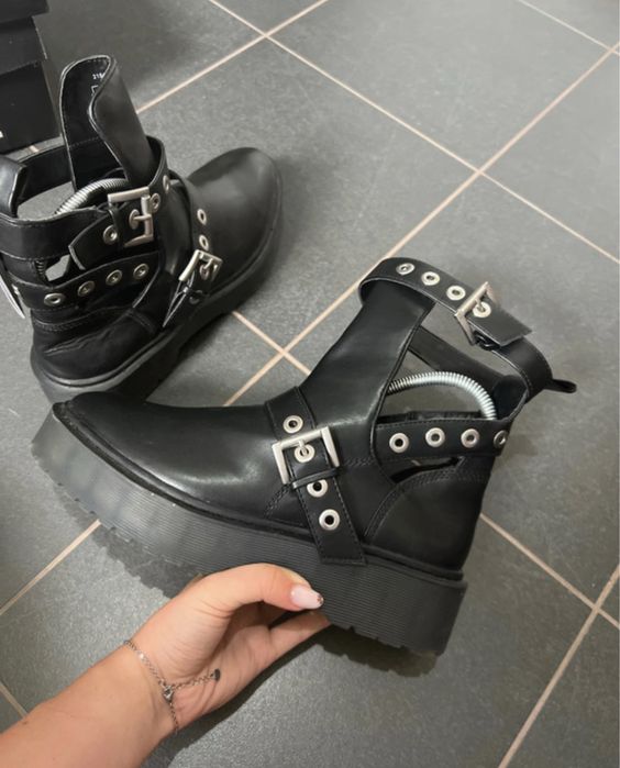 Ghete negre, Zara Basic Collection