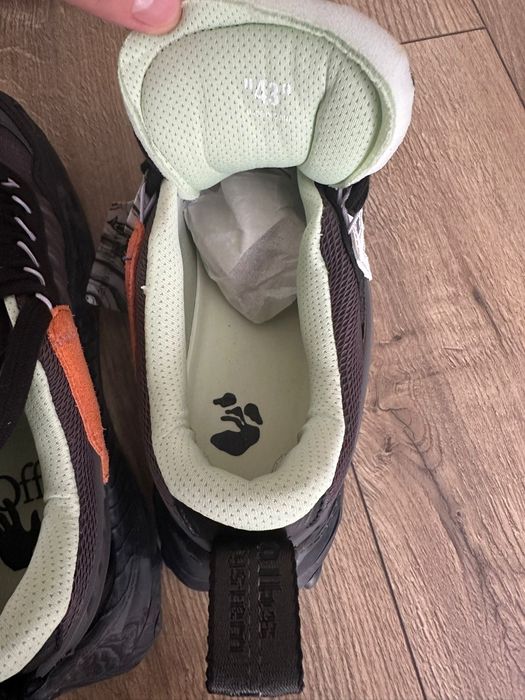 Vand Off-White Odsy 1000