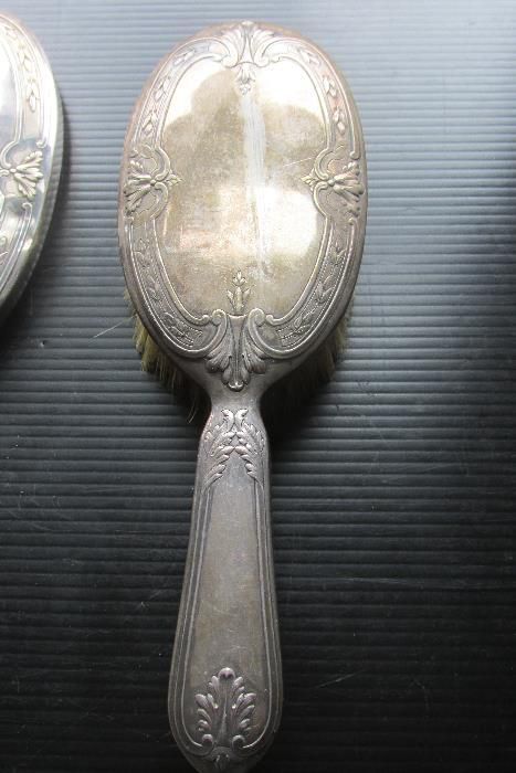 Дамски комплект - сребърно огледало и четка