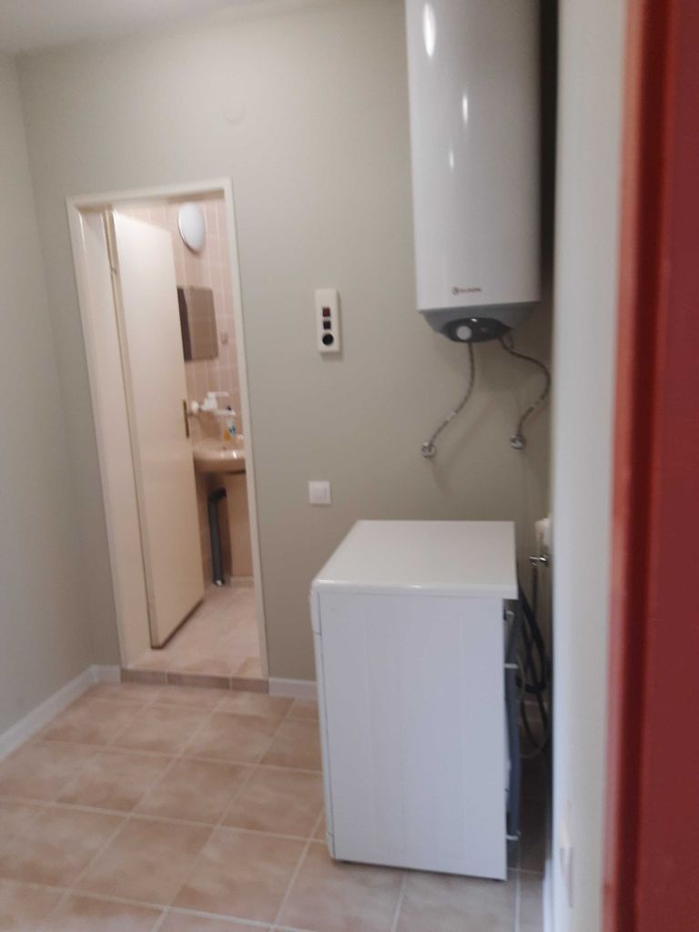 Продава се Тристаен апартамент в Плевен, 9-ти квартал - 130 кв.м за 1270 €/кв.м - Снимка #4