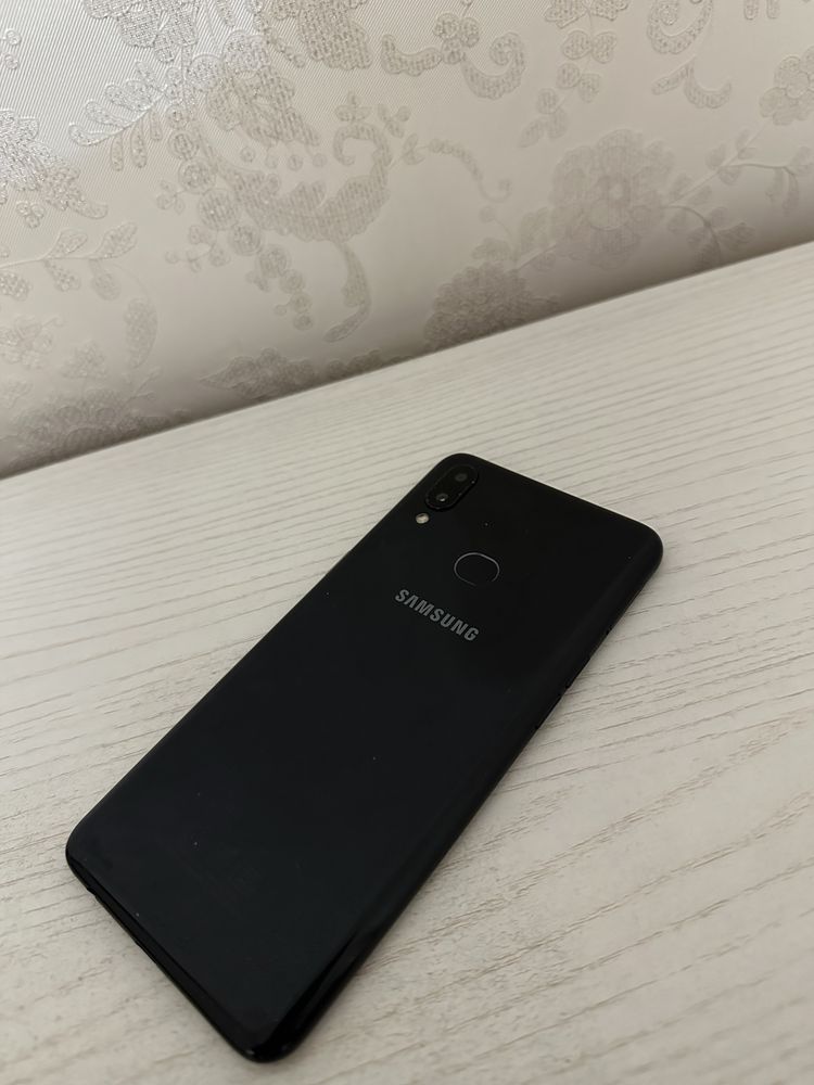 Смартфон Samsung Galaxy A10s 2 ГБ/32 ГБ черный