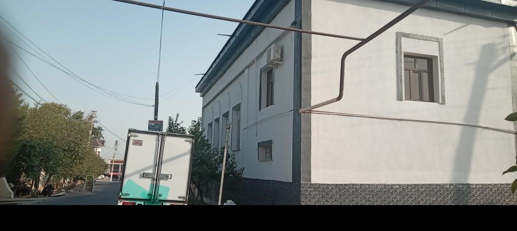 Nazarbek xovli 1.5sotik 5 xona srochna sotamiz grand toyxona oldi