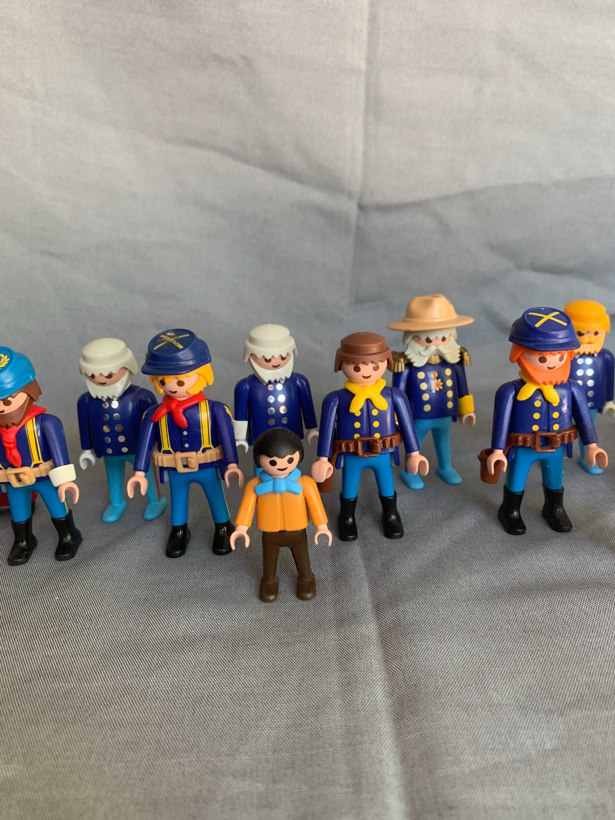 играчки фигурки  Playmobil 19 войници фигурки / geobra