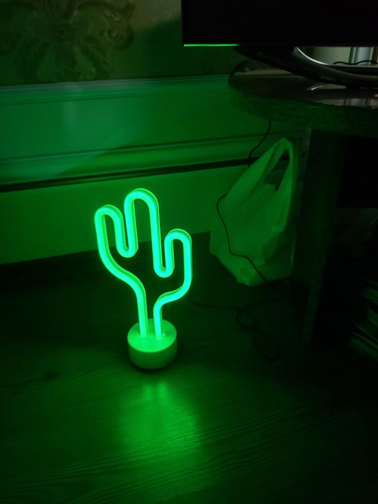led лампа в форме кактуса