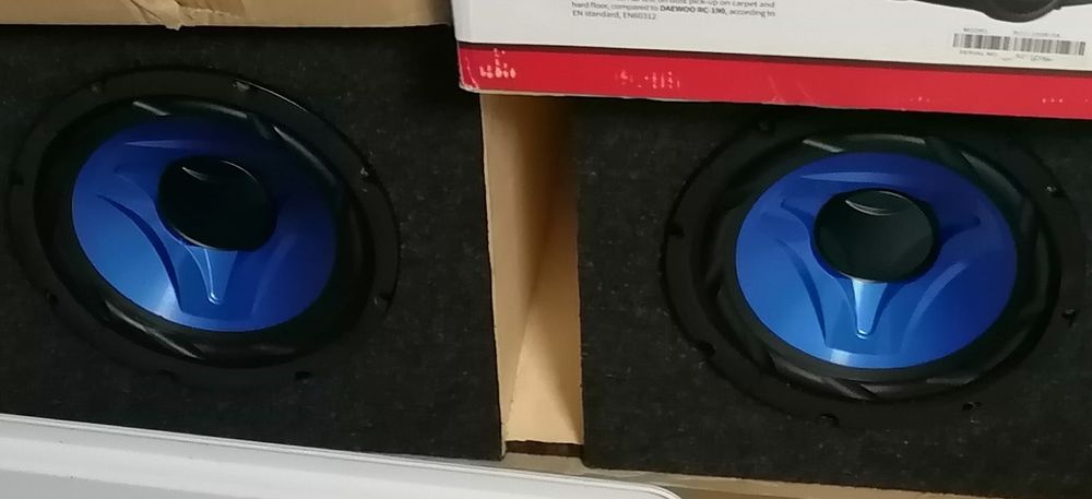 subwoofer și statii