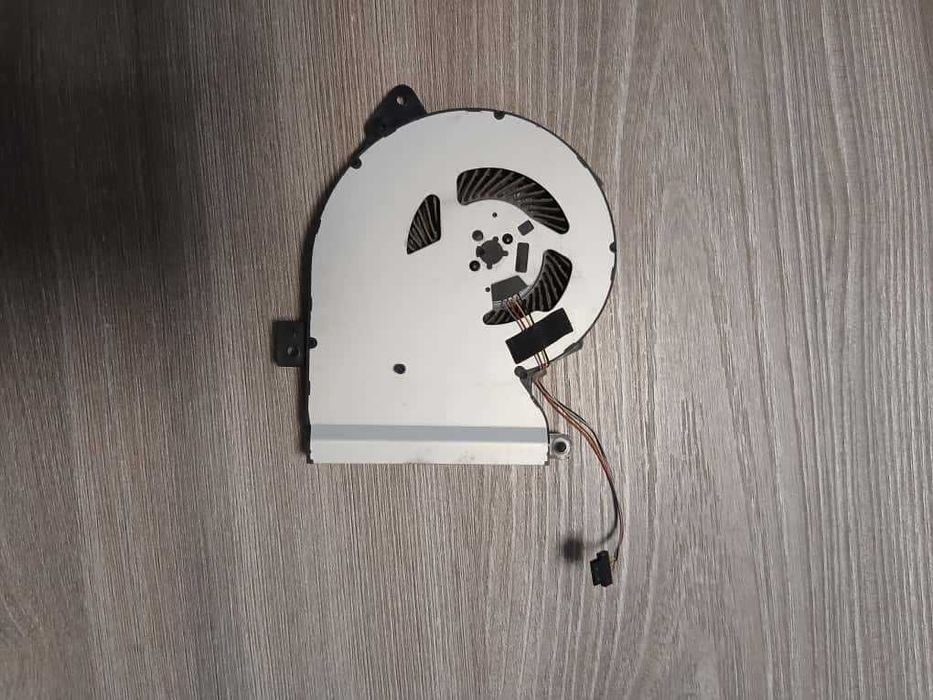 Ventilator cooler pentru laptop ASUS F540U