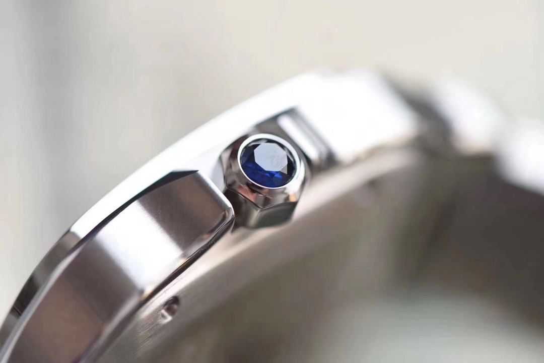 Santos de Cartier Large Model now with Gradient Blue Watch