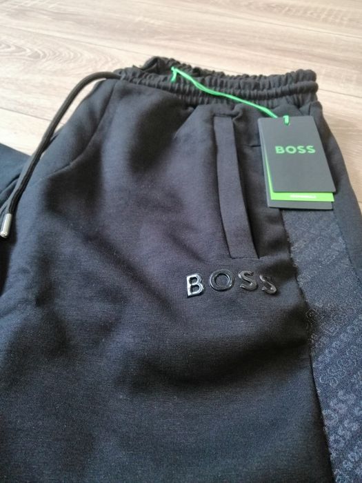 Hugo Boss мъжки спортен екип с качулка S
