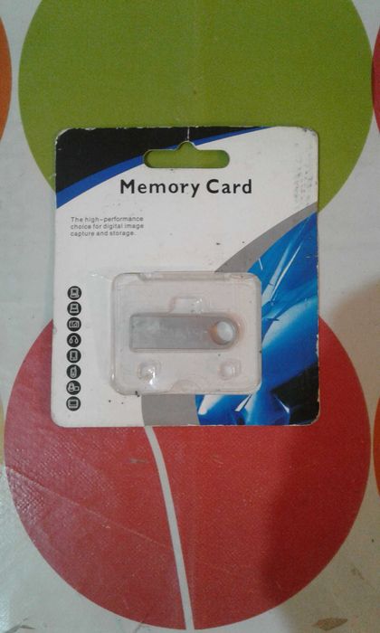 Новая Флешка. на 128 Gb.
Цена. 3 000 тг.
Адрес. р-н. Встреча.