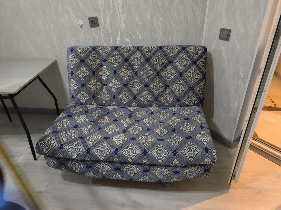 Продам кресло диван