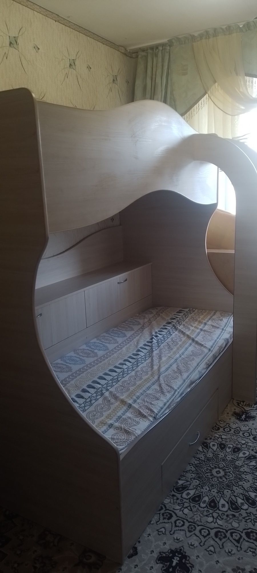 Крават 2 этажный