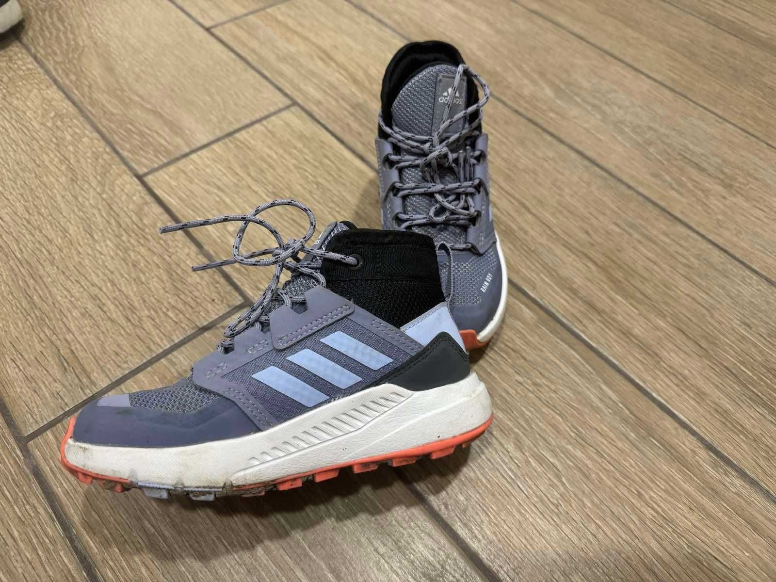 НОВО! Детски обувки Adidas Terrex за момче - 28 номер