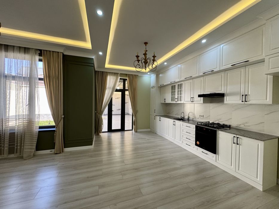 Евродом(хавли)таунхаус. 3 соток. Дустлик