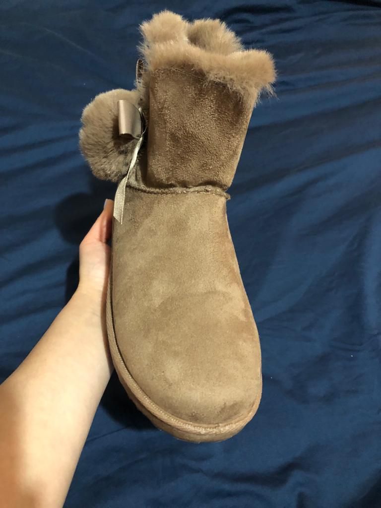 Ghete model UGG,