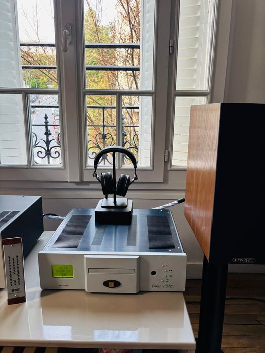 Cd Unison Research CDE Cu 4 lămpi pe etaj preamplificare