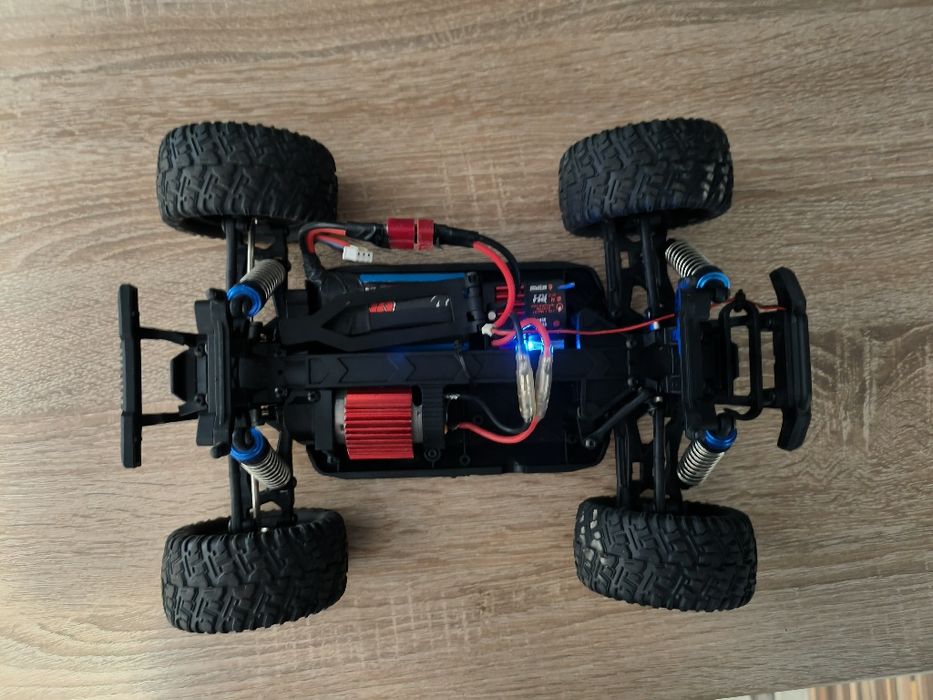 Vand masina cu telecomanda Rc cu defecte