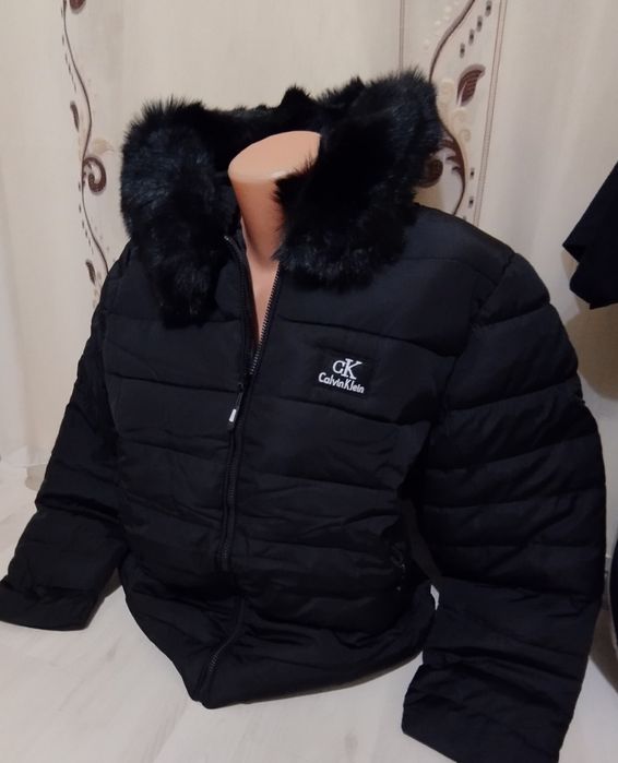 Geaca dama Calvin klein.