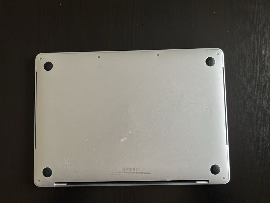 Macbook Pro 13" A1989 2019 GB 256 GB SSD baterie 354 cicluri