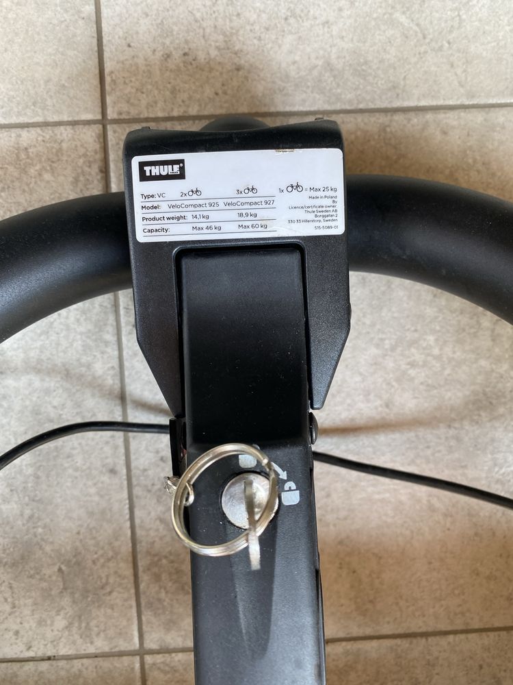 Vand suport thule pentru 2 biciclete