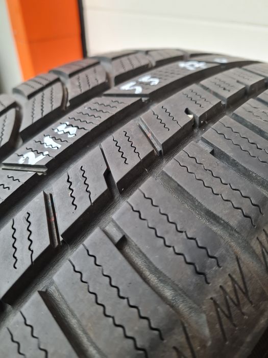 Зимни гуми 2 броя TOYO SnowProx S954 215 55 R17 дот 3417