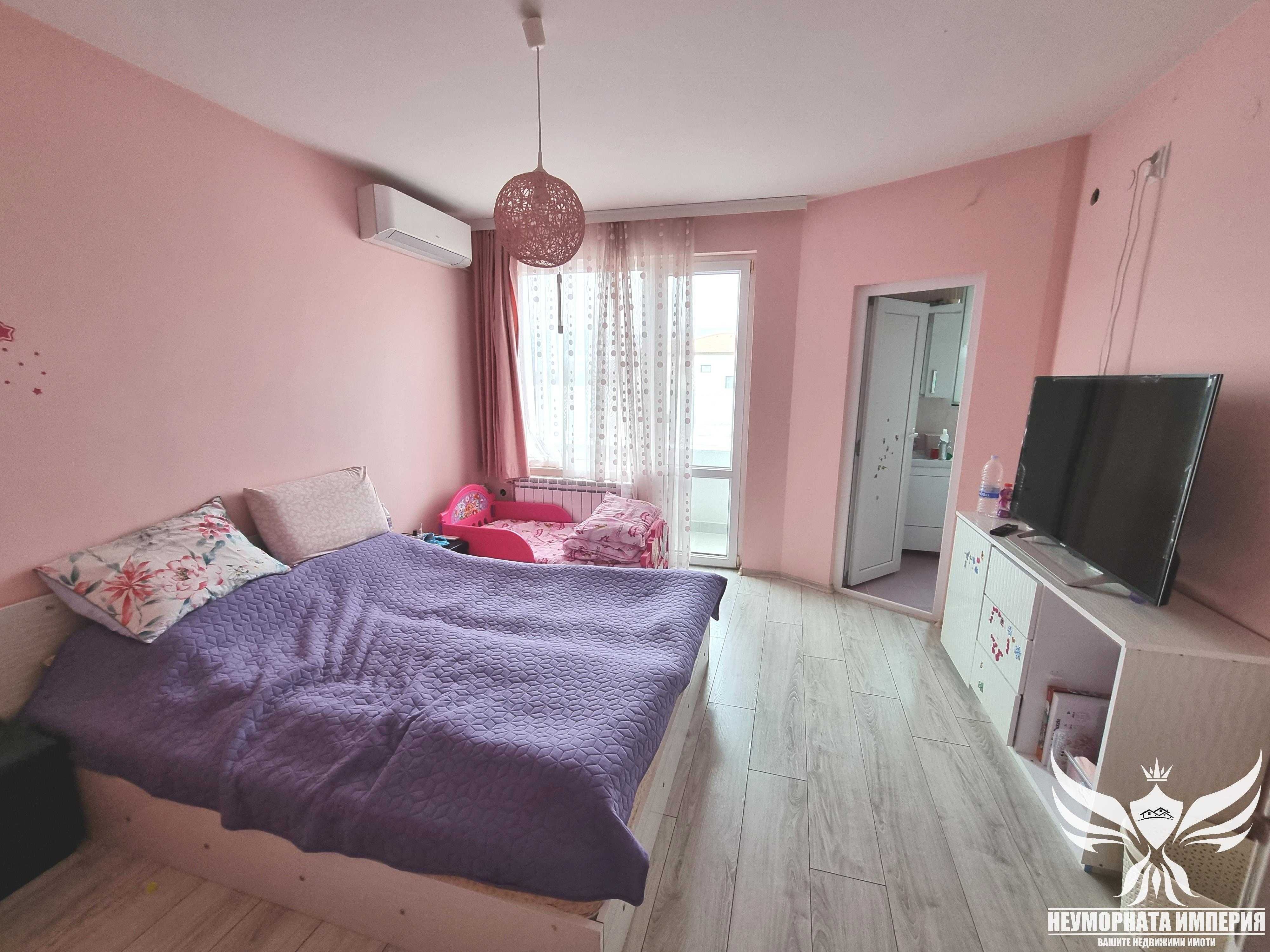 Продавам къща с РЗП 430кв. с двор 835кв. в гр. Пловдив, кв. Беломорски