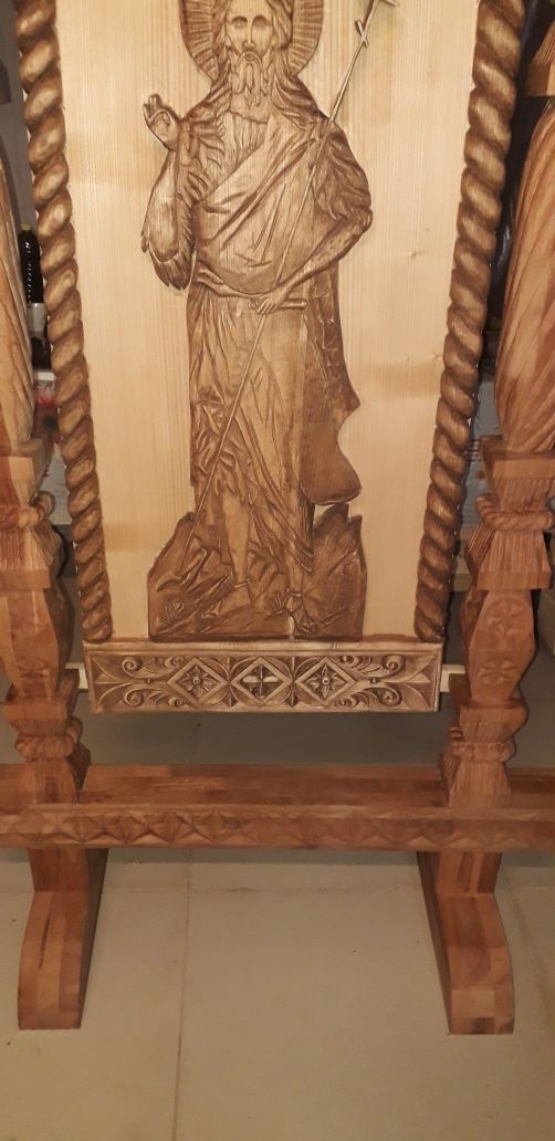 Troita sculptata manual in lemn stejar