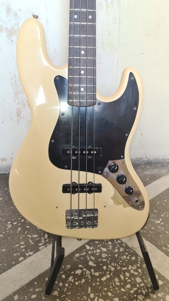 Squier by Fender bass E-series Made in Korea 1987