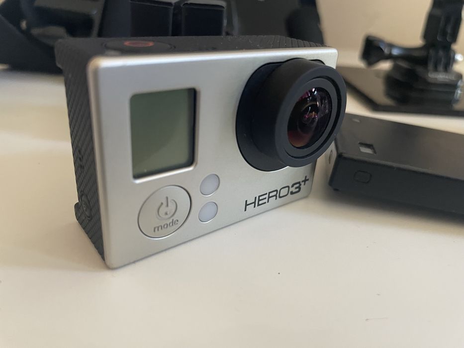 GoPro 3+   Камерата е с 2 батерии