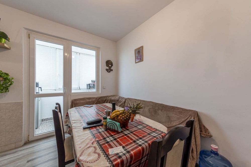 Дава се под наем Тристаен апартамент в Варна, м-т Евксиноград - 71 кв.м за 190000 € - Снимка #2