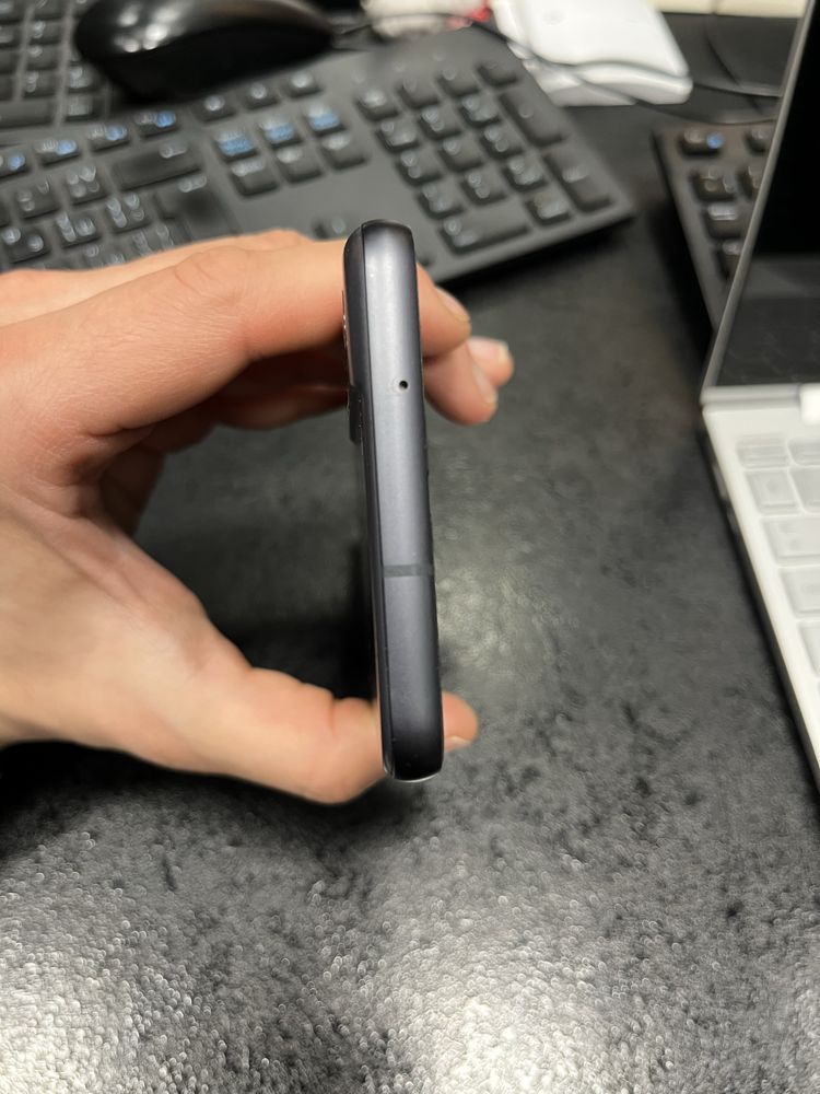 Samsung S21 FE с кутия