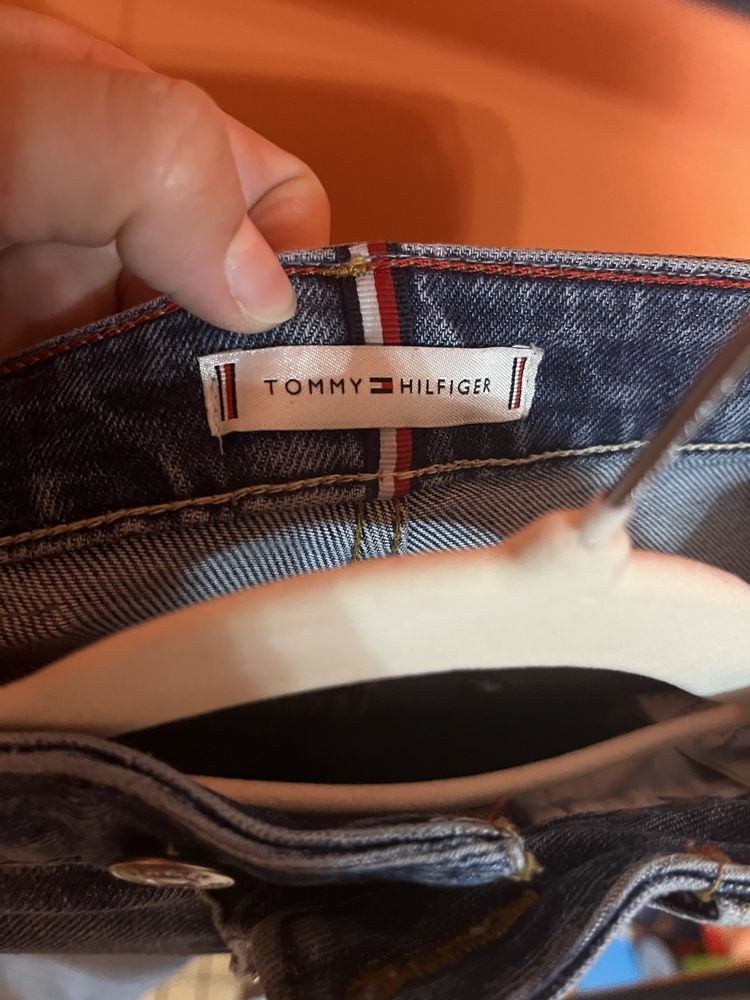 Оригинални дънки Tommy Hilfiger