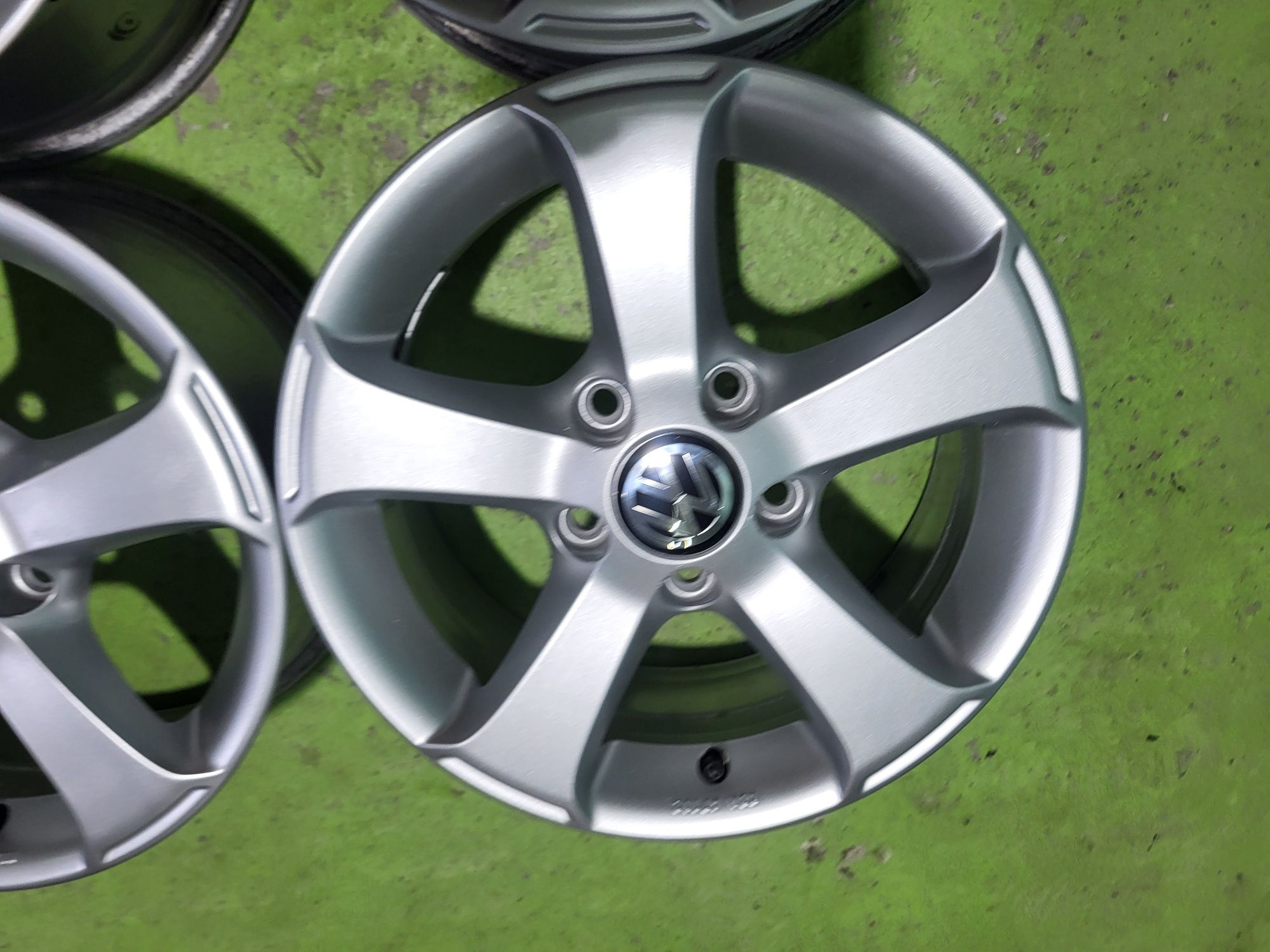 15 5x112 Vw Golf 5 6 touran Caddy Skoda 5х112