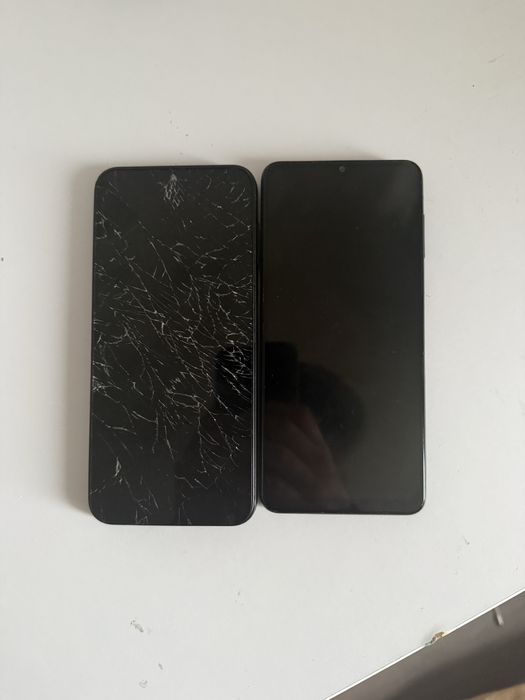 Vand telefoane pe piese