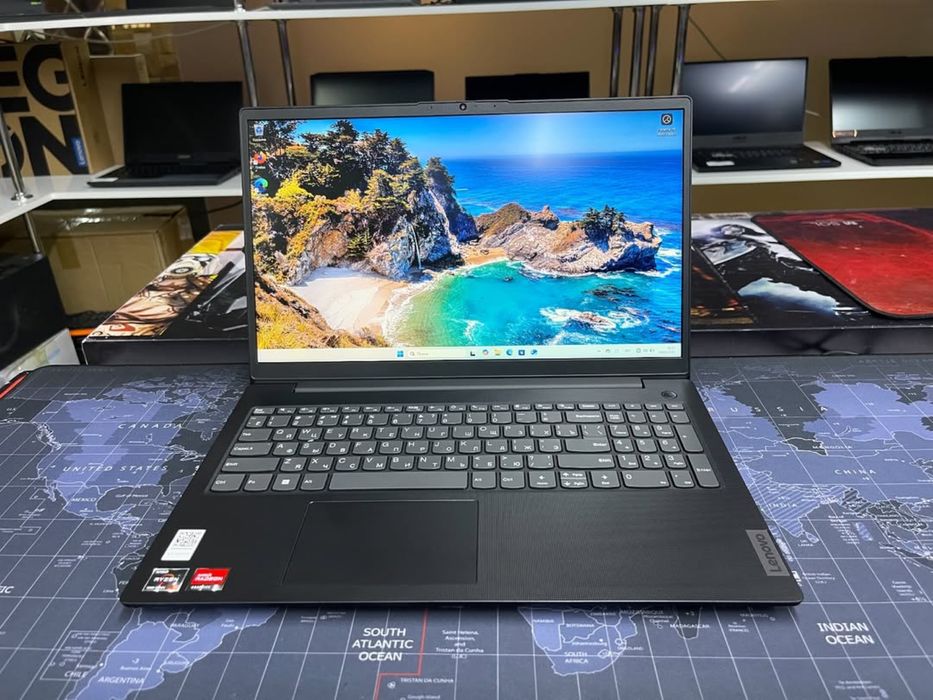 Ноутбук Lenovo V15 ryzen 5-5500u/Radeon/8Gb/SSD512