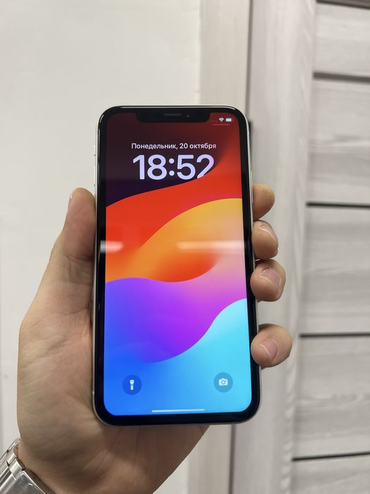 Продам iPhone XR