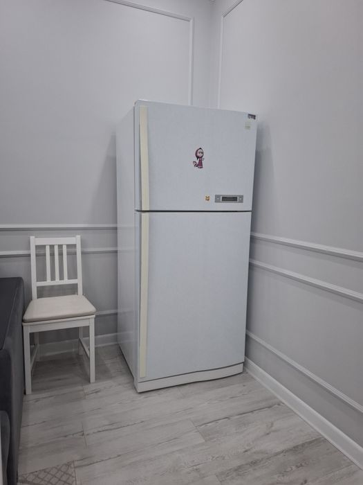 Продам Холодильник Daewoo FR530NT