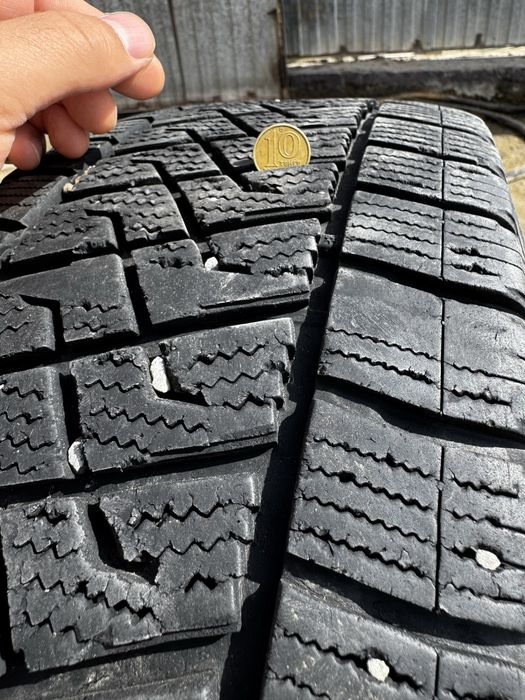 Зимние Шины 235/65/16С липучка