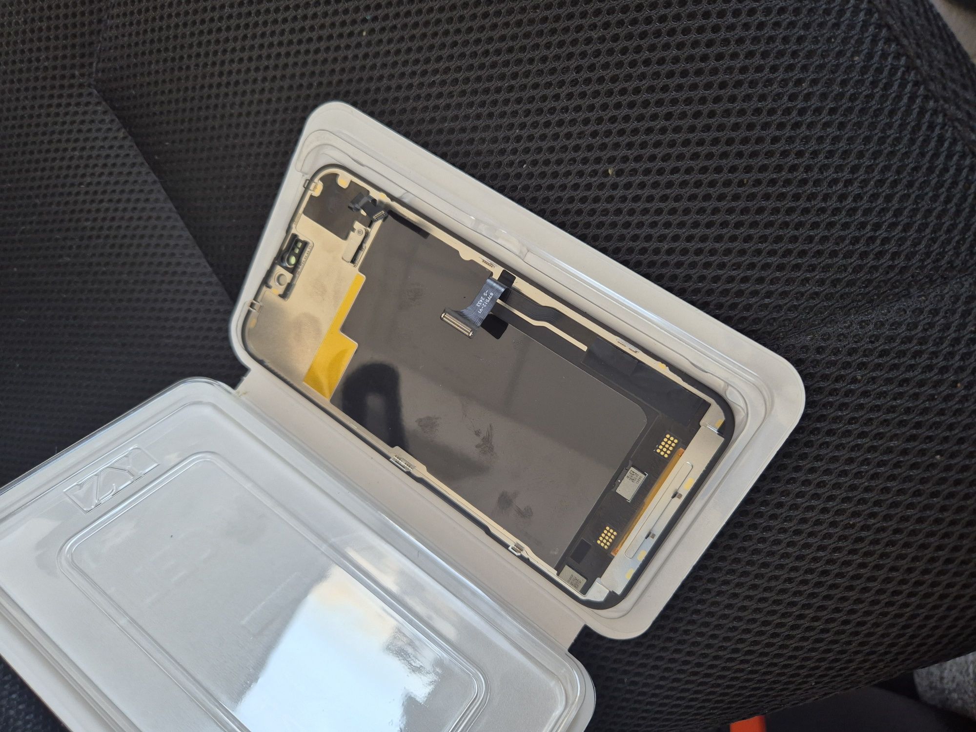 iPhone 15 pro max дисплей