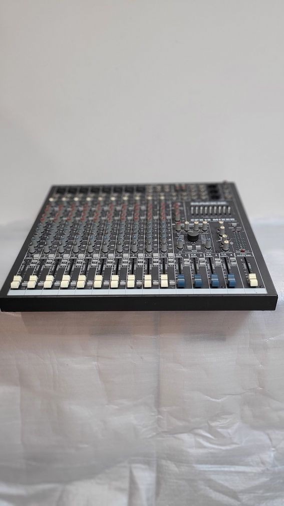 Аудио миксер- пулт Mackie CFX16 MK2