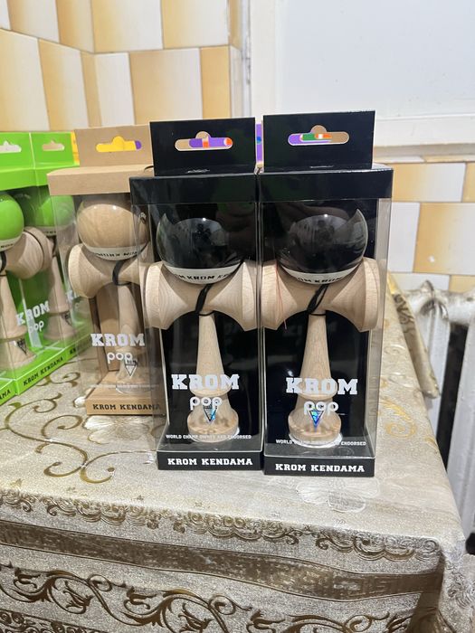 Kendama krom toate culorile
