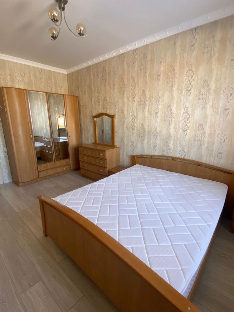 Продается  спальный гарнитур