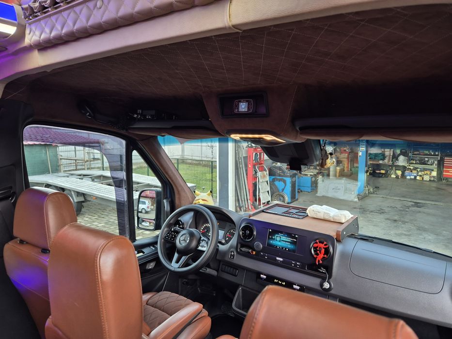 Mercedes-Benz Sprinter 319 8÷1