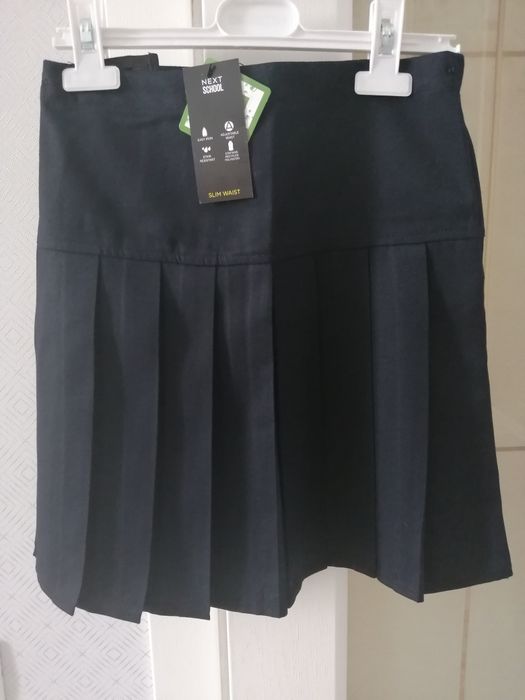 Next 2 новые школьные юбки 9-10 лет, на худеньких Цена за 2