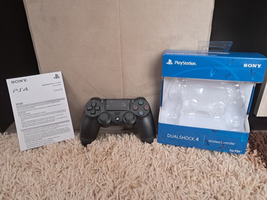 Playstation 4 + чисто нов джойстик