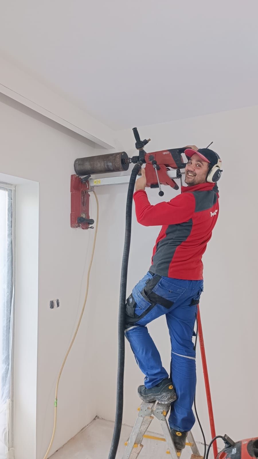 Servicii carotaj  carota gaura  hota centrala aerisire servicii ser