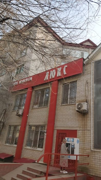 Сдаются в аренду парикмахерские места в салоне красоты 12 мкр.